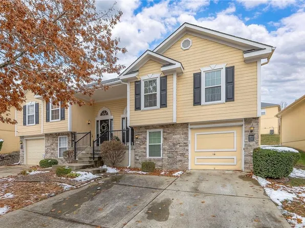 1302 NW Ashley Ln, Grain Valley, MO 64029