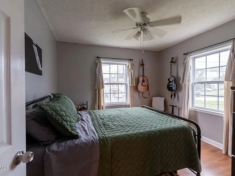 1133 Fair Dr — Photo 11