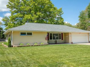 1132 S Hill Dr, Waterloo, IA 50701