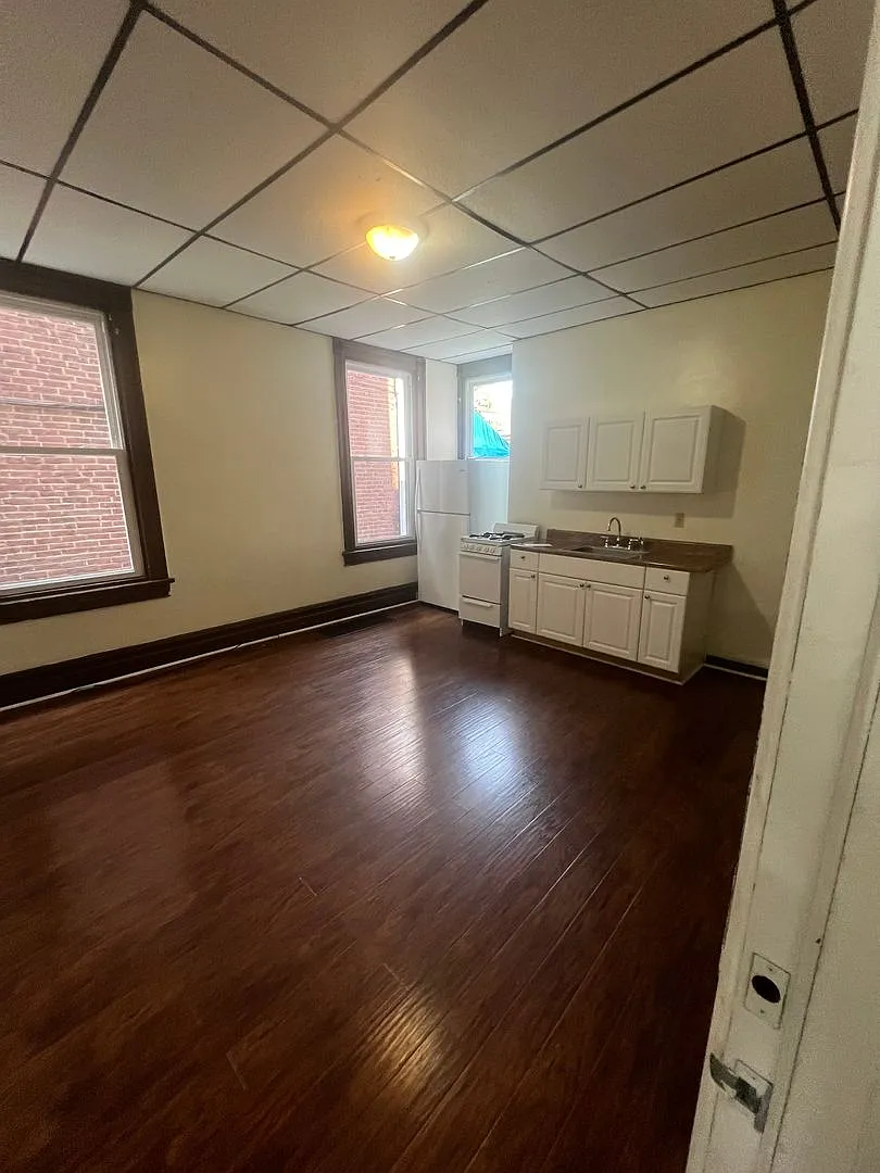 3706 bates st — Photo 2