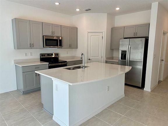 5th image of 312 River Front Way
