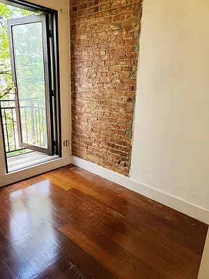 Rented by Point NYC | media 21