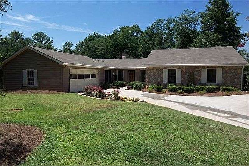 1st image of 3338 Pebble Hill Dr