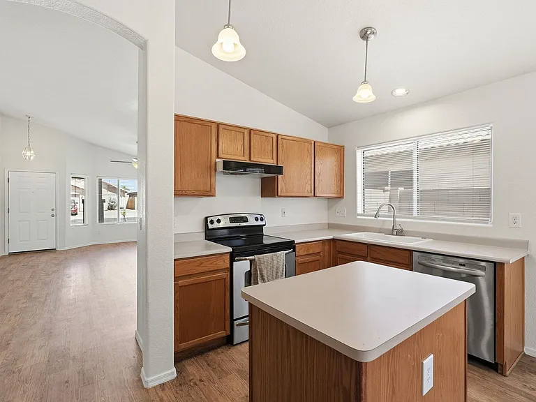 8621 W Shaw Butte Dr — Photo 11