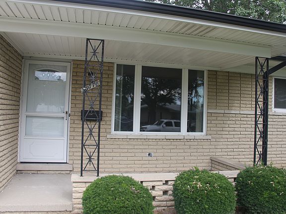2nd image of 36778 Wayne Dr
