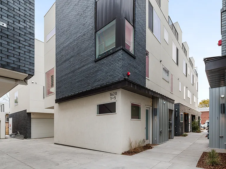 1620 Irving St #5 — Photo 2