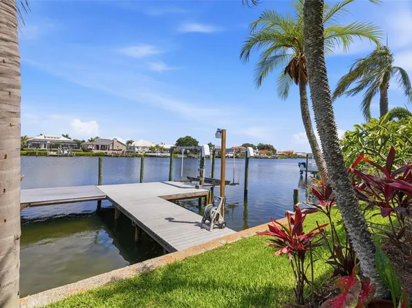 831 Chipaway Dr, Apollo Beach, FL 33572