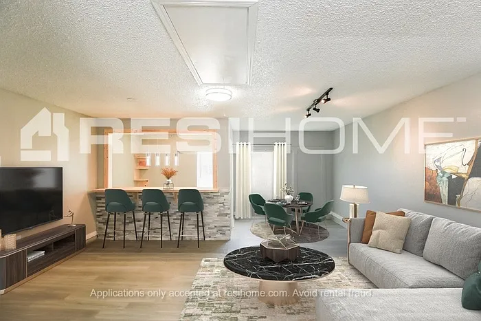 2329 SW 103rd Ter — Photo 3