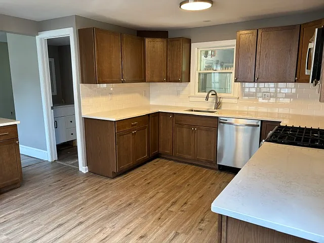 50 Carey Ave #A — Photo 17