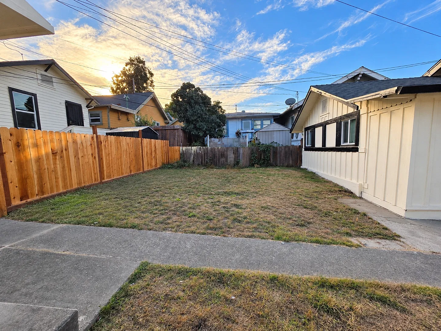 2 bed, 1100 sqft, $2,640 — Photo 3