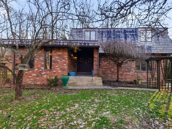 21 W Hillcrest Rd, Eighty Four, PA 15330