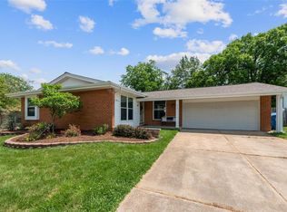 830 Westglen Village Dr, Ballwin, MO