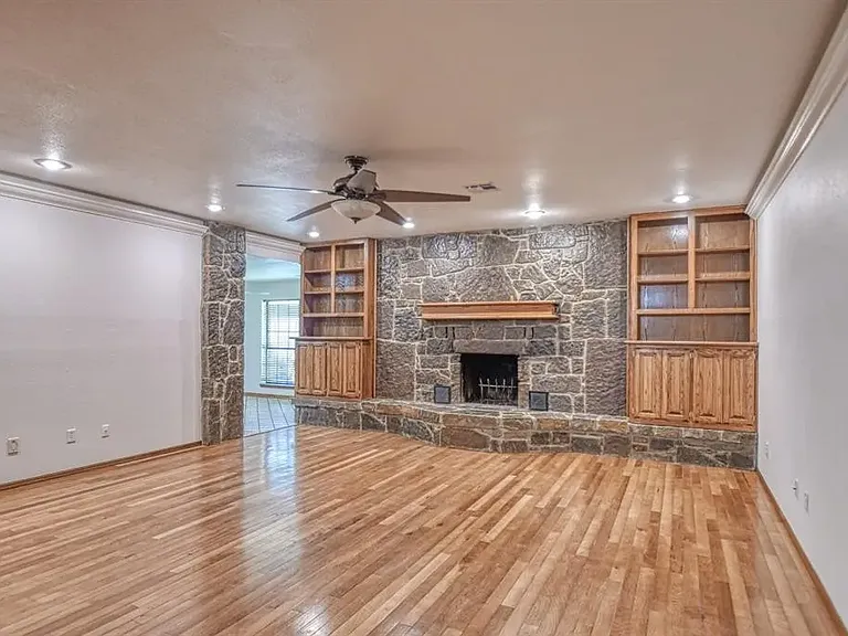 3609 Hampton Ct — Photo 6