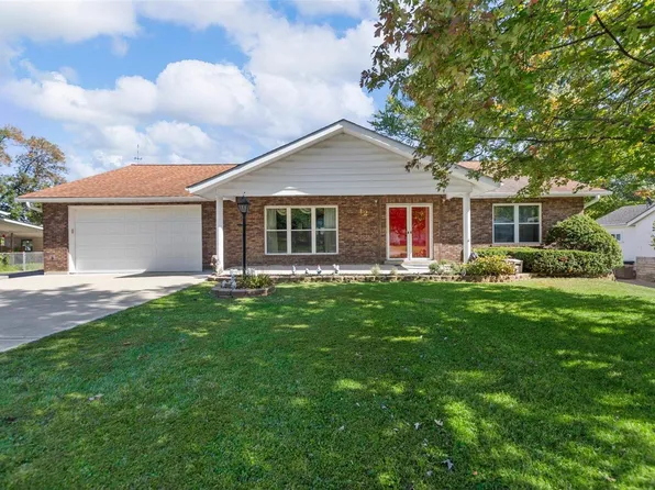 12 Shumate Ave, Maryland Heights, MO 63043