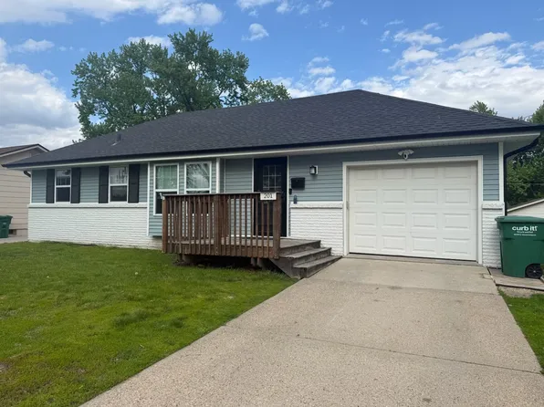 201 NE Grant St, Ankeny, IA 50021
