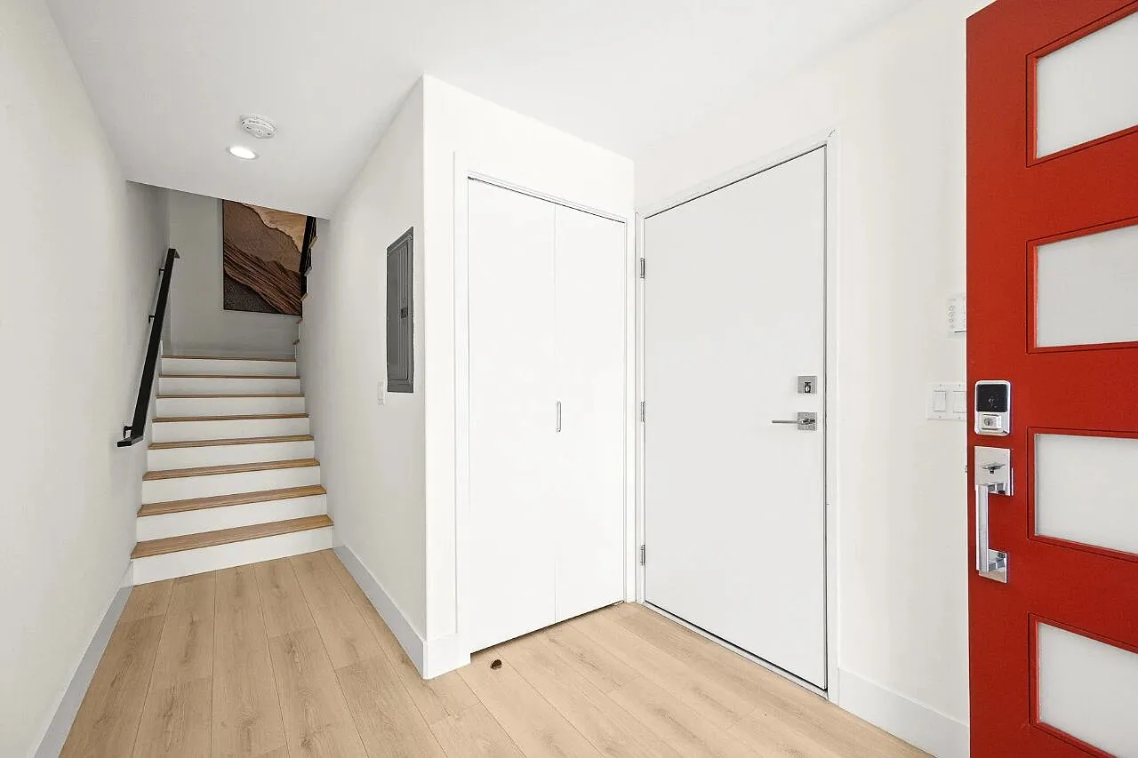 2 bed, 1556 sqft, $4,800 — Photo 1
