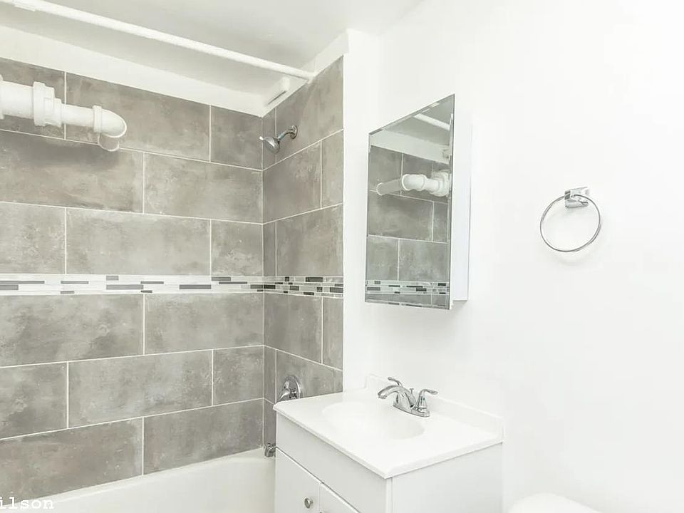 1st image of 2459 W Wilson Ave #1426