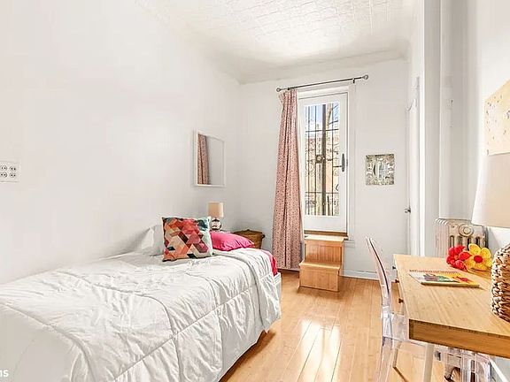 5th image of 703 President St #1