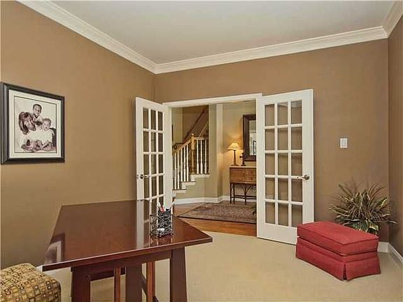 5th image of 7242 Villa Maria Ln