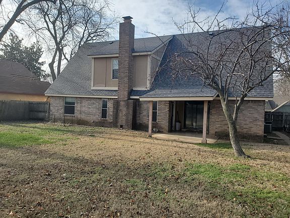2nd image of 2717 S Aspen Ct