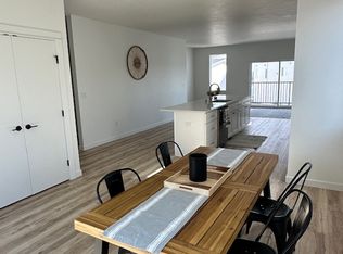 466 War Room Ct, Richland, WA 99352