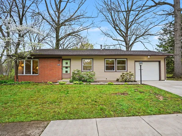 582 Eric Dr, Tallmadge, OH 44278