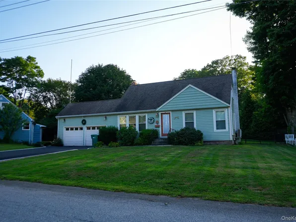 8 Willow Drive, Red Hook, NY 12571