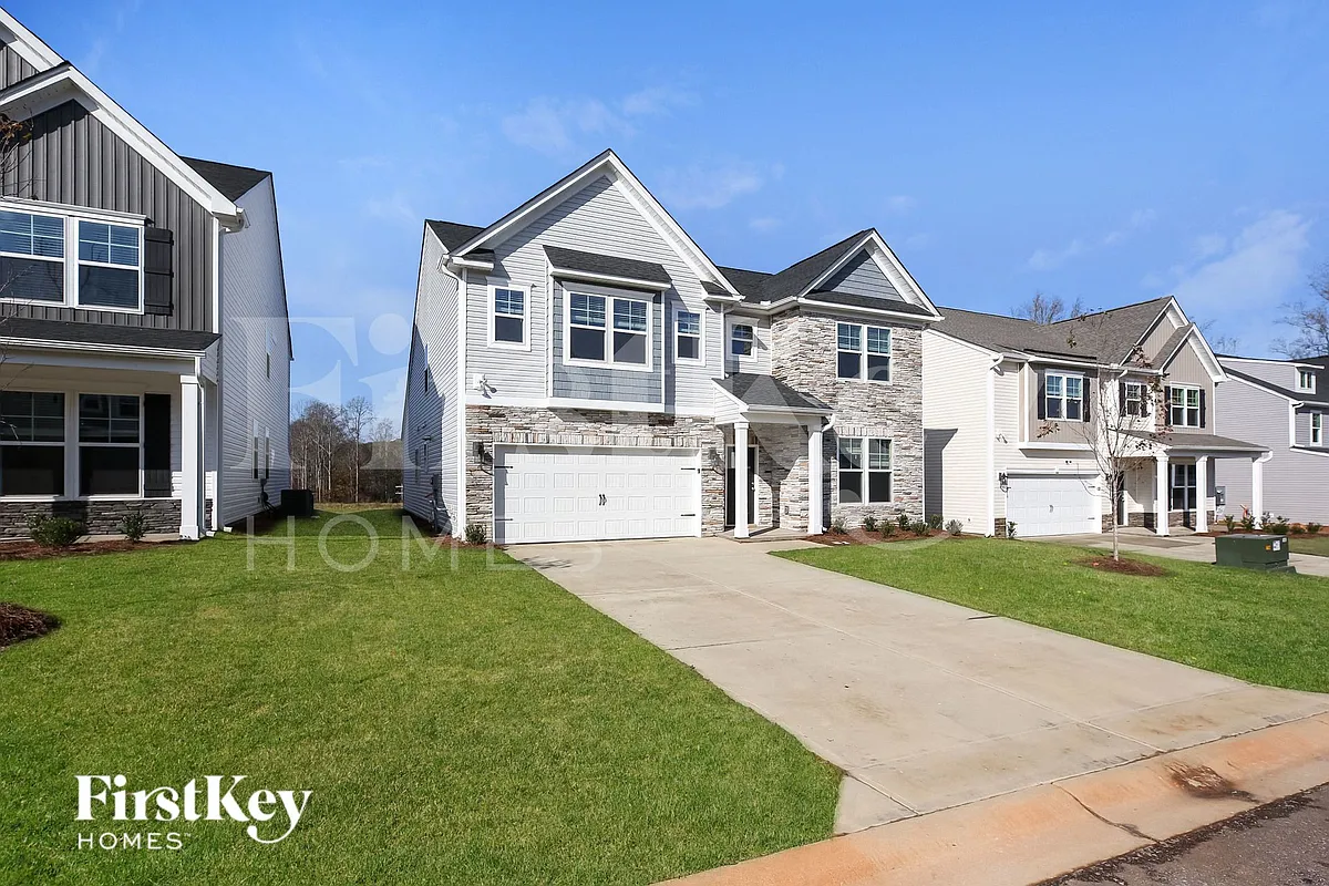 Building Photo - 565 Hillpark Ln