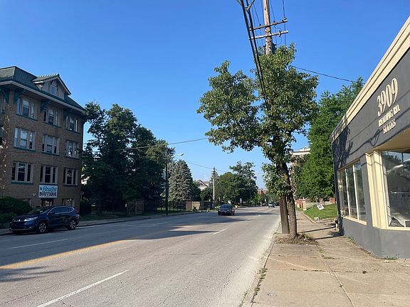 4th image of 3896 Reading Rd