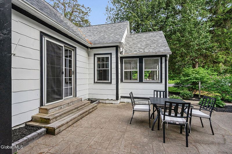 4th image of 274 Northern Pines Road