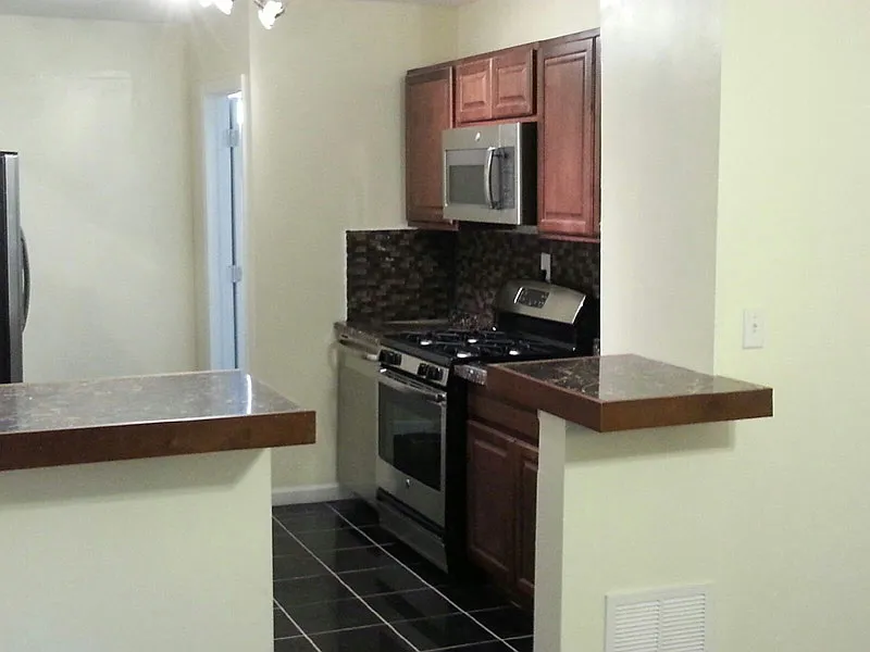 Building Photo - 205 Lexington Ave #11