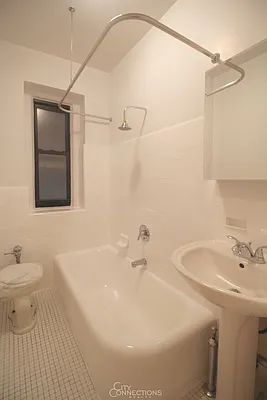 Rented by City Connections Realty | media 14