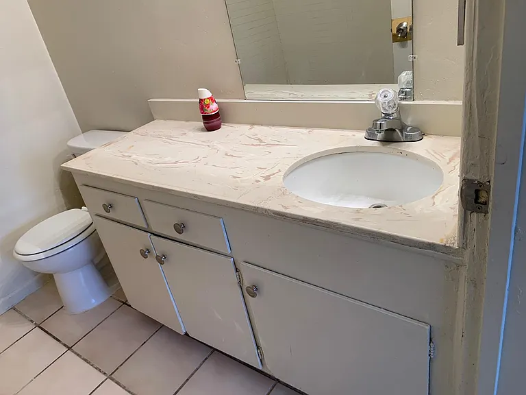 227 E 25th St #12 — Photo 7