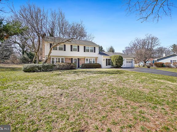 3rd image of 5110 W Running Brook Rd