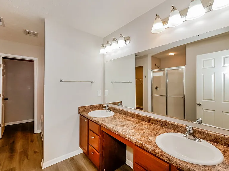 2532 Copper Hill Dr — Photo 13