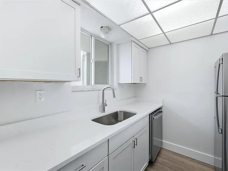 769 John Ringling Blvd #4 — Photo 12
