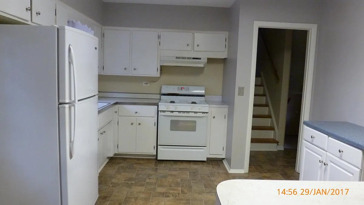 3 bed, 1.5 bath, 1550 sqft, $2,800 — Photo 3