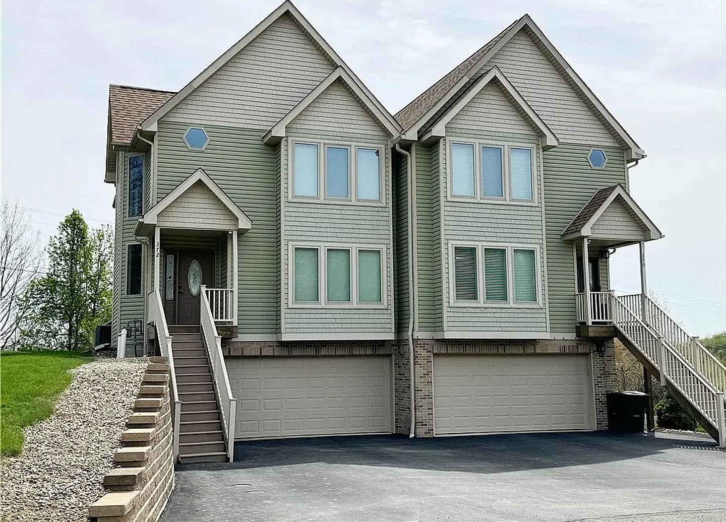 3 Bedroom Executive Townhome Chippewa Twp — Photo 4