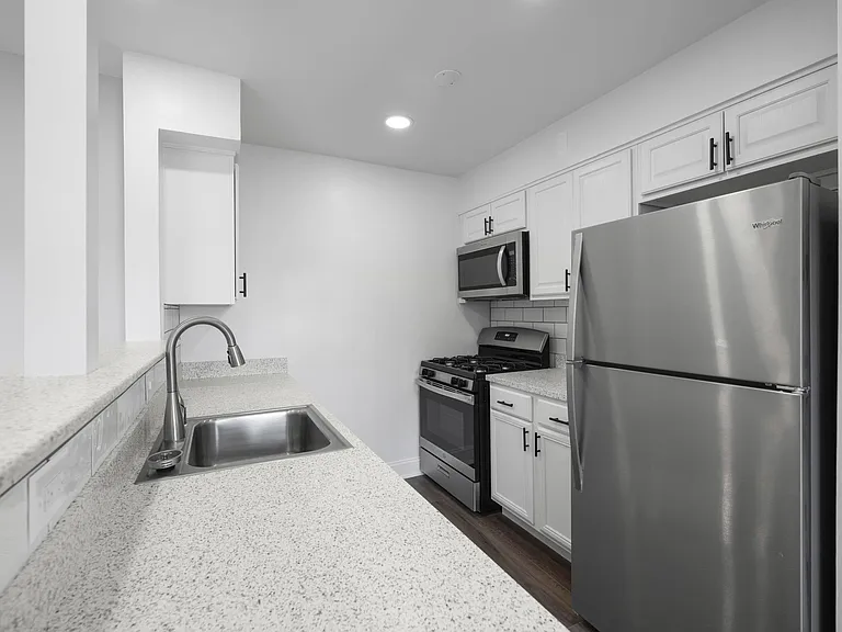 Rose Hill Apartments — Photo 53