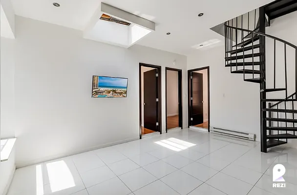 Rented by REZI | media 14