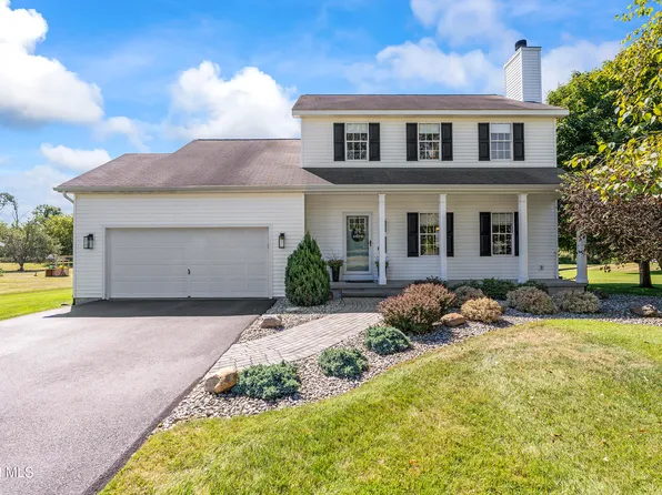 30 Berry Patch Drive, Queensbury, NY 12804