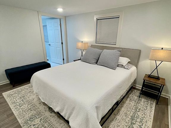 5th image of 508 E Henry St #B