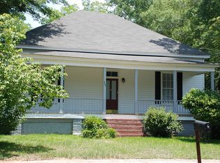 303 S Smith St, Sandersville, GA 31082