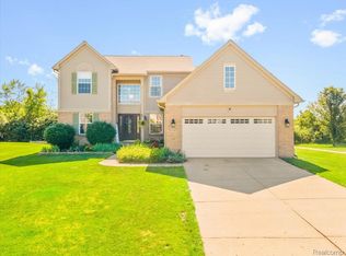 9193 E Walden Dr, Van Buren Township, MI 48111