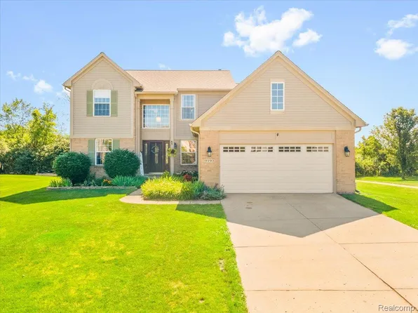 9193 E Walden Dr, Van Buren Township, MI 48111