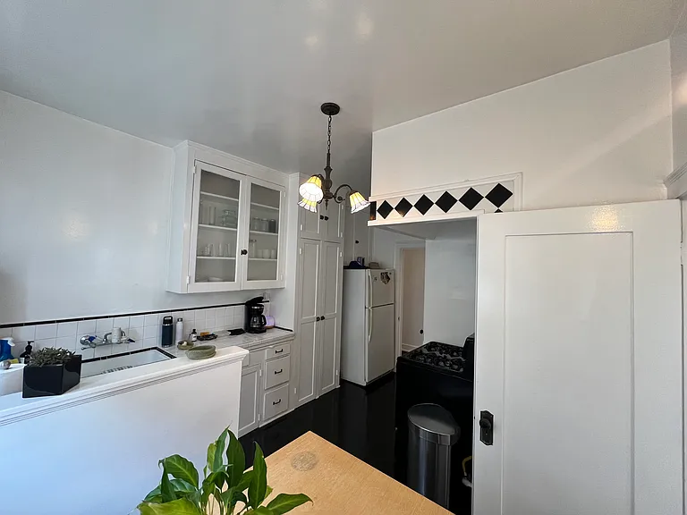 1935 N Vermont Ave #3 — Photo 5