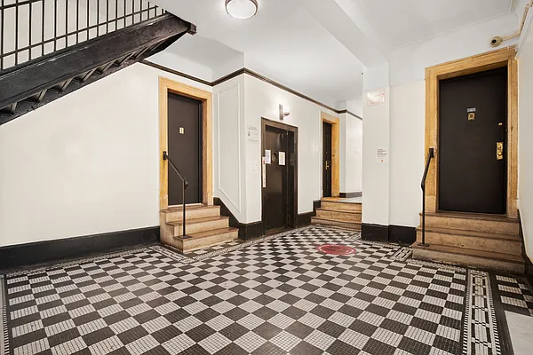 Rented by Compass | media 32