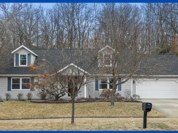 802 Ridge View DRIVE, Hartford, WI 53027