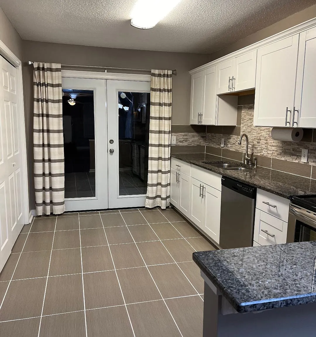 2 bed, 1.5 bath, 1200 sqft, $1,885 — Photo 3