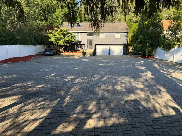 2 Temple St, Framingham, MA 01702